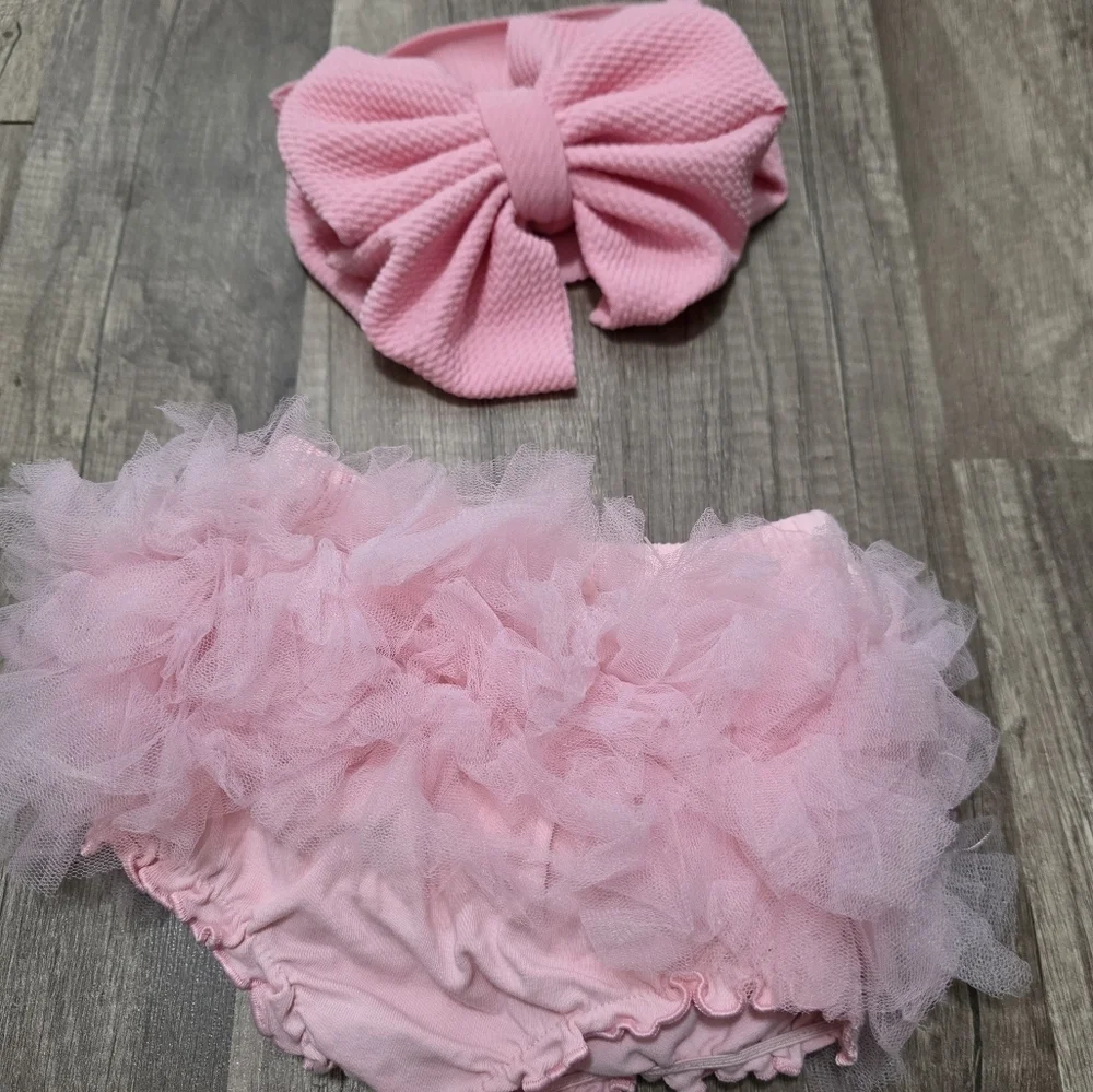 Ruffle Butts Baby 0-3 Months Panties Pink Ruffle Pants Babyshower Gift